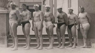 Az 1932-es olimpián győztes pólócsapat (balról: Ivády, Bródy, Vértesi, Németh, Homonnay, Keserű II., Halassy)