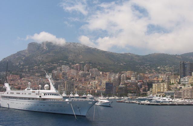 Monaco miniállama a Francia Riviéra egyik legfőbb idegenforgalmi központja (Pirisi G. felvétele)