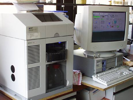 Kapilláris zónaelektroforézis készülék vezérlőegységgel (1995)